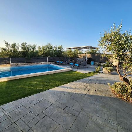 Villa Sheila With Private Pool Roumelí Eksteriør bilde