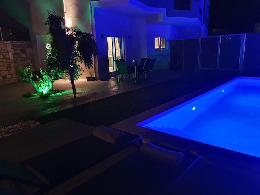 Villa Sheila With Private Pool Roumelí Eksteriør bilde